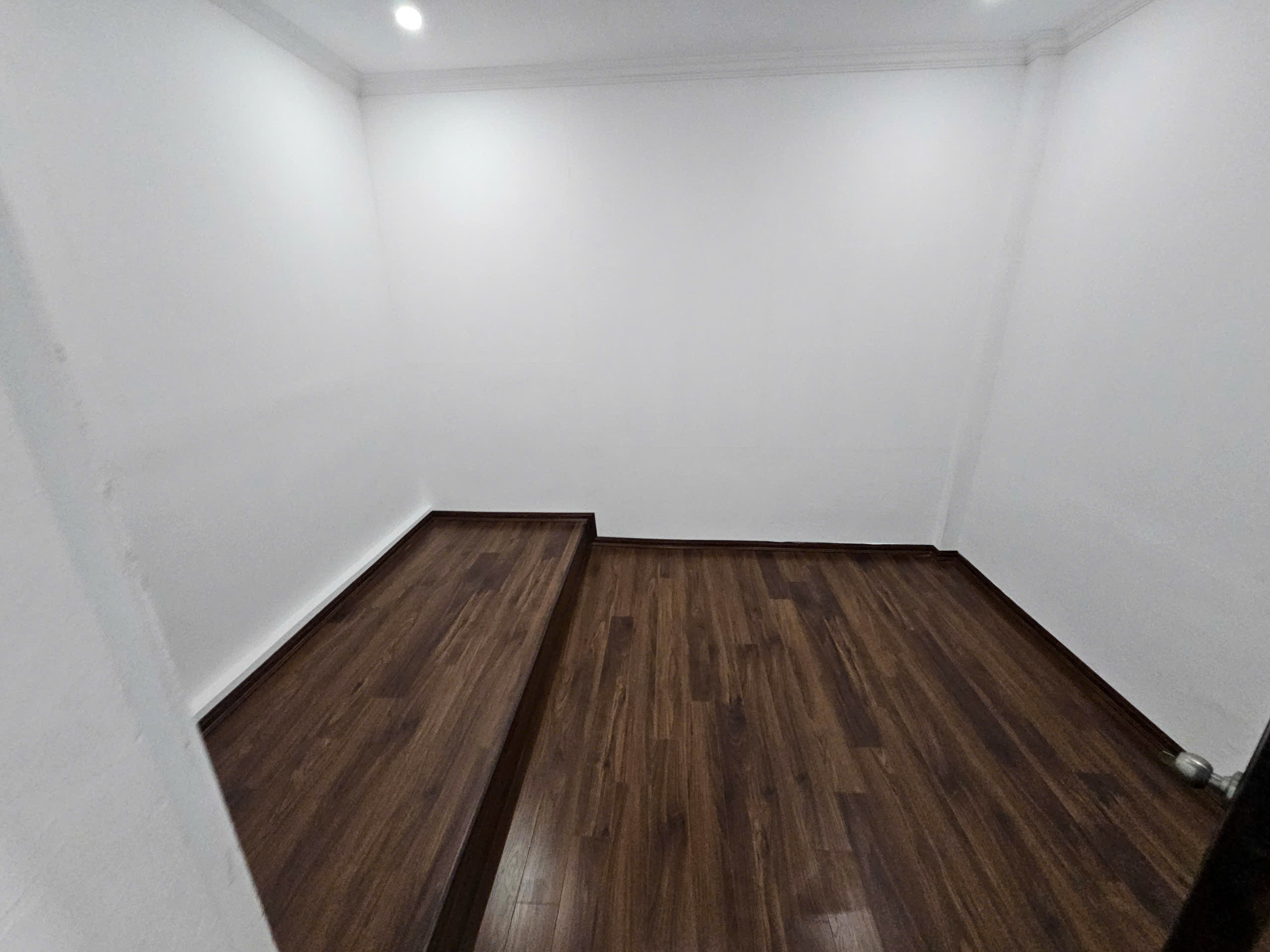 Cho thuê nhà nguyên căn Mới đẹp ngõ 69 Hoàng Văn Thái 5 tầng, 45m2, 5 ngủ, KD và ở - Ảnh chính